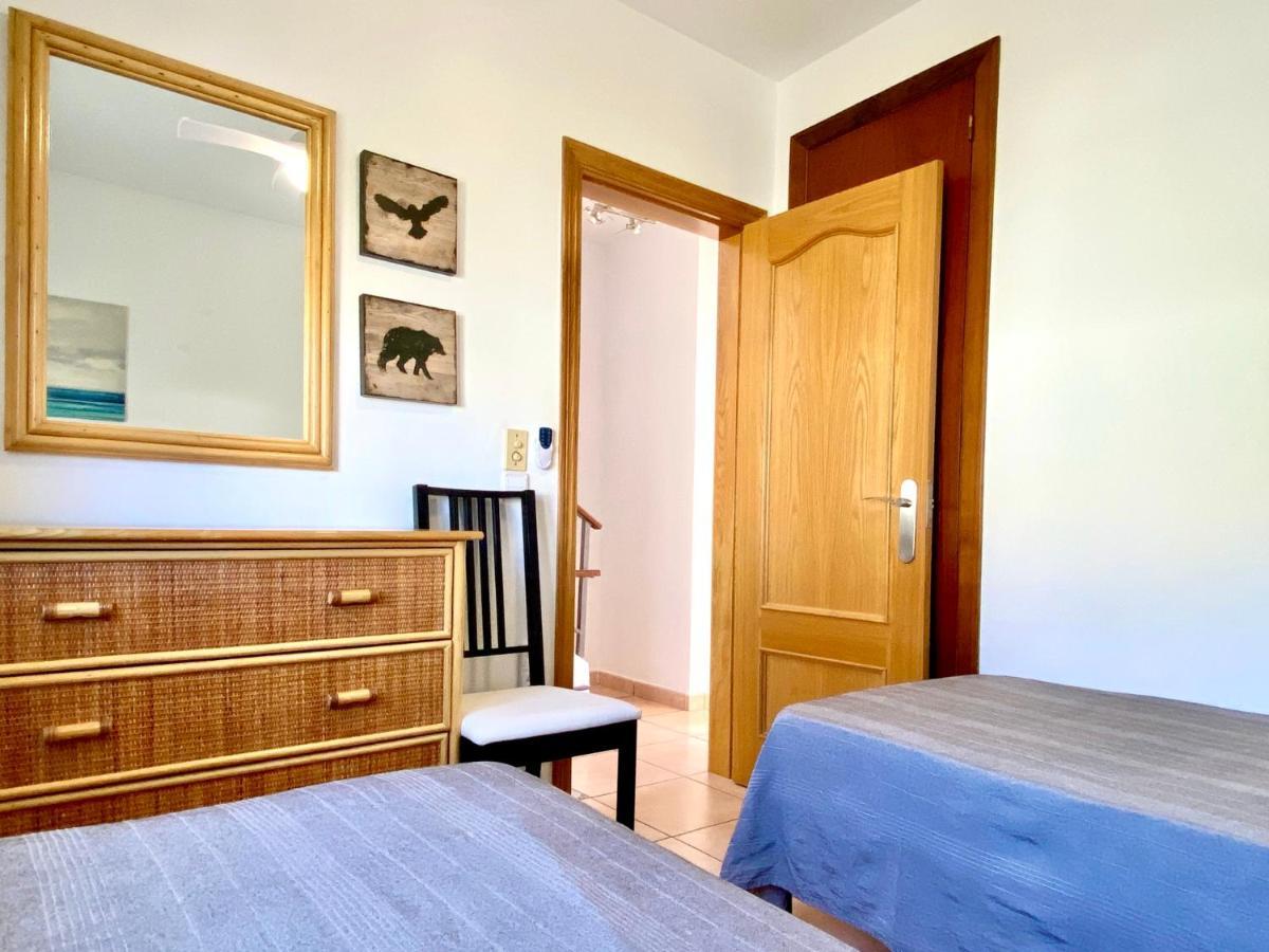 House In Front Of The Beach With Sea View Cambrils Luaran gambar