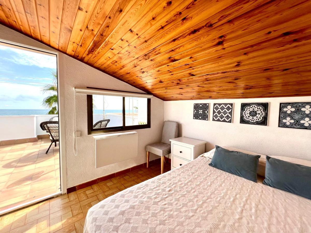 House In Front Of The Beach With Sea View Cambrils Luaran gambar